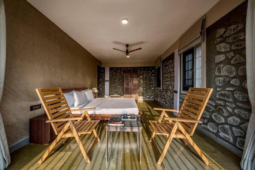 Stone Mansion By Phoenix Stays Igatpuri Luaran gambar