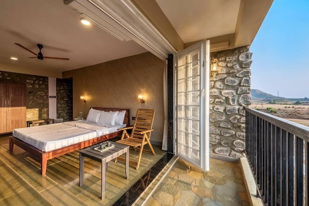 Stone Mansion By Phoenix Stays Igatpuri Luaran gambar