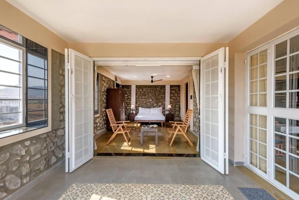 Stone Mansion By Phoenix Stays Igatpuri Luaran gambar