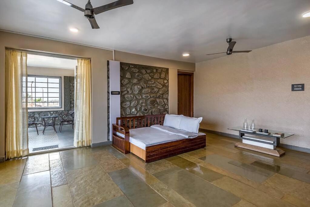 Stone Mansion By Phoenix Stays Igatpuri Luaran gambar