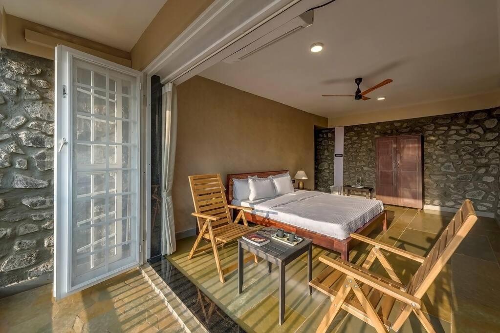 Stone Mansion By Phoenix Stays Igatpuri Luaran gambar