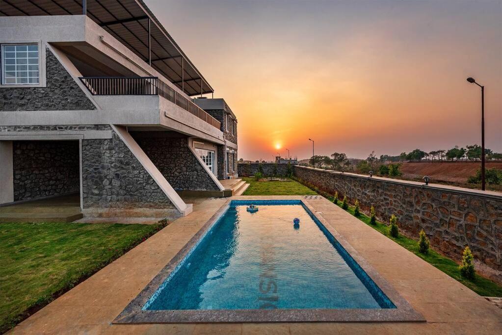 Stone Mansion By Phoenix Stays Igatpuri Luaran gambar
