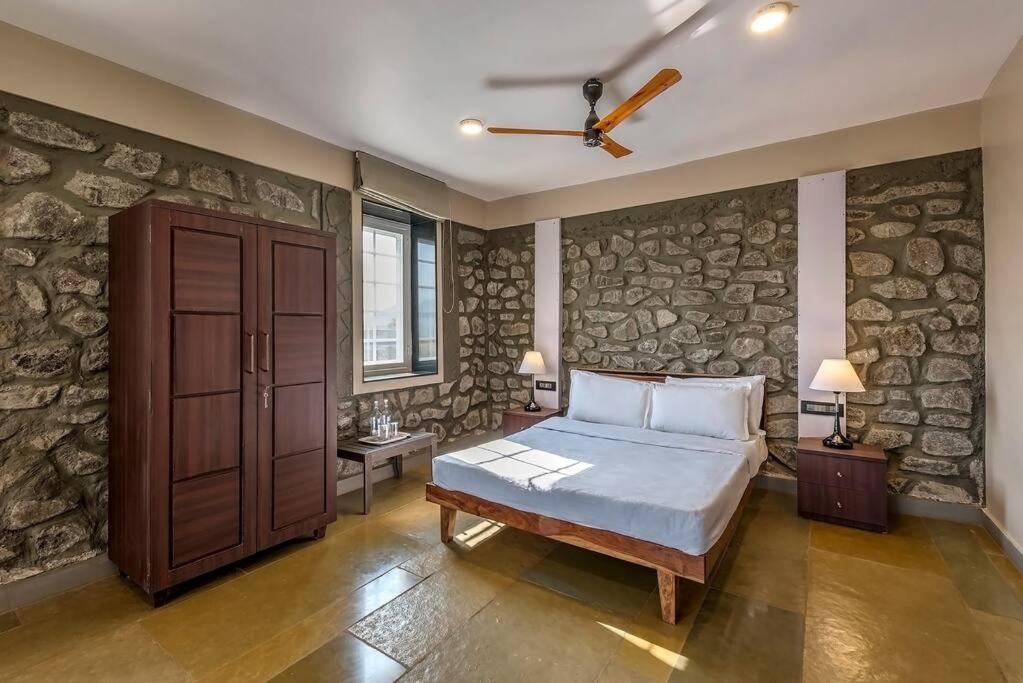 Stone Mansion By Phoenix Stays Igatpuri Luaran gambar