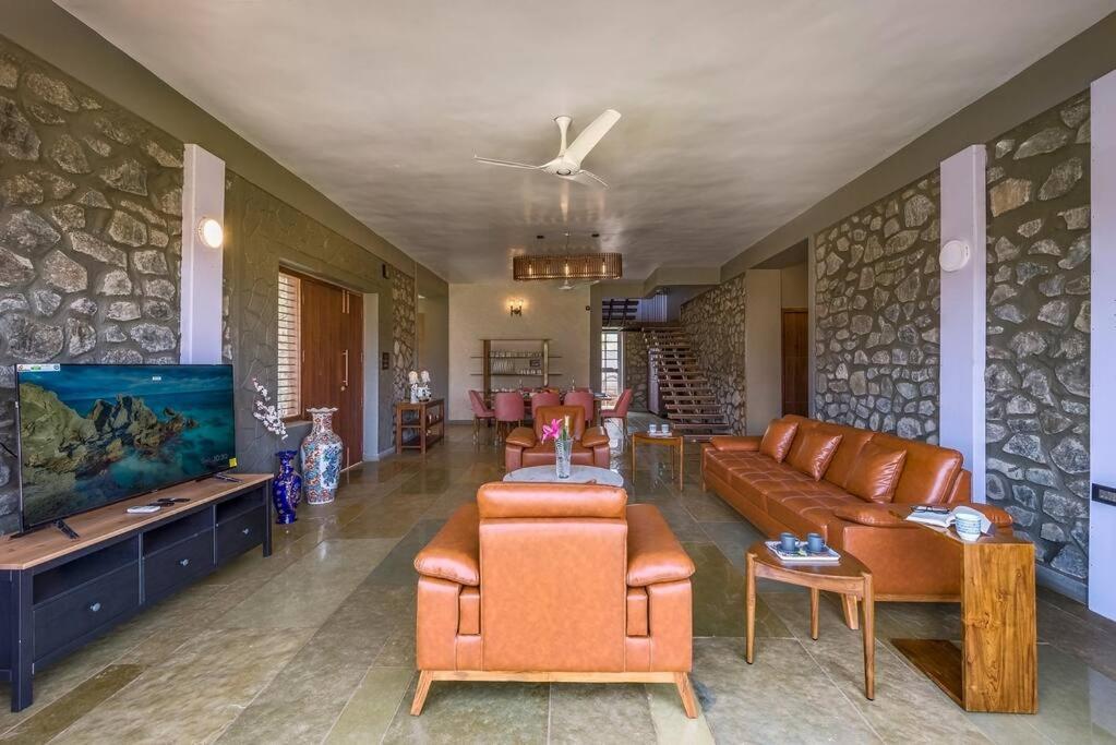 Stone Mansion By Phoenix Stays Igatpuri Luaran gambar