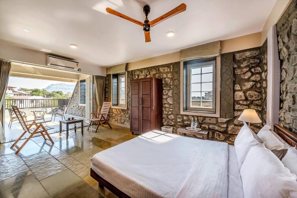 Stone Mansion By Phoenix Stays Igatpuri Luaran gambar