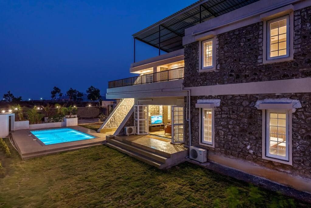 Stone Mansion By Phoenix Stays Igatpuri Luaran gambar