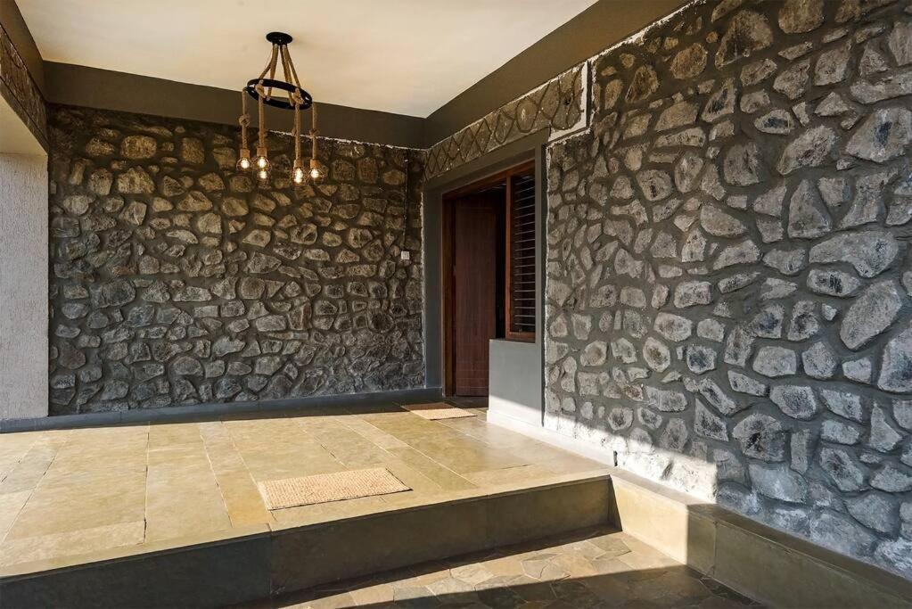 Stone Mansion By Phoenix Stays Igatpuri Luaran gambar