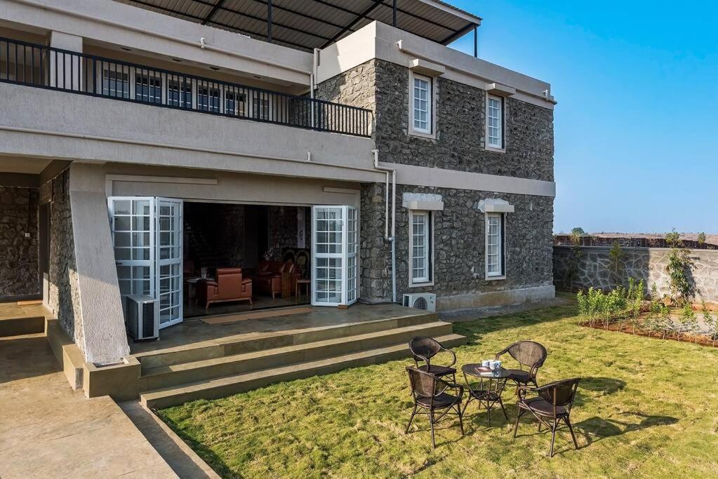 Stone Mansion By Phoenix Stays Igatpuri Luaran gambar